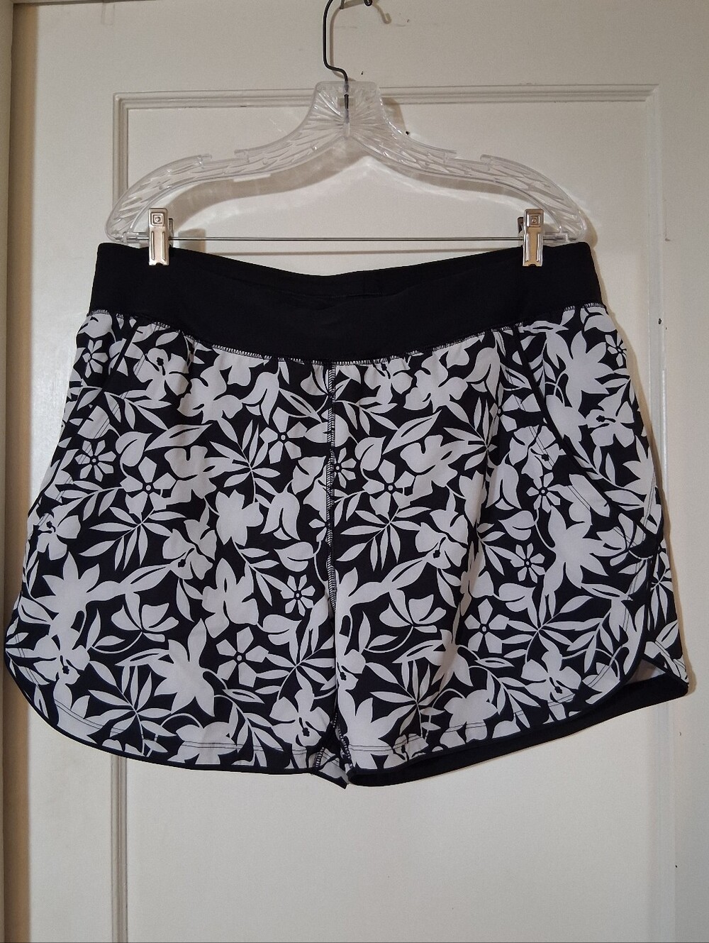 Lands' End Black White Floral Swim Board Shorts Active Swimwear Women's Size 16